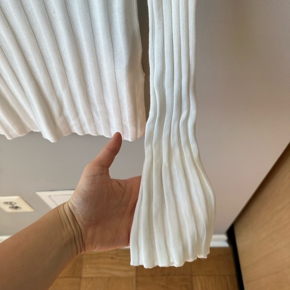 H&M Top 🤍 - Picture 3 of 5